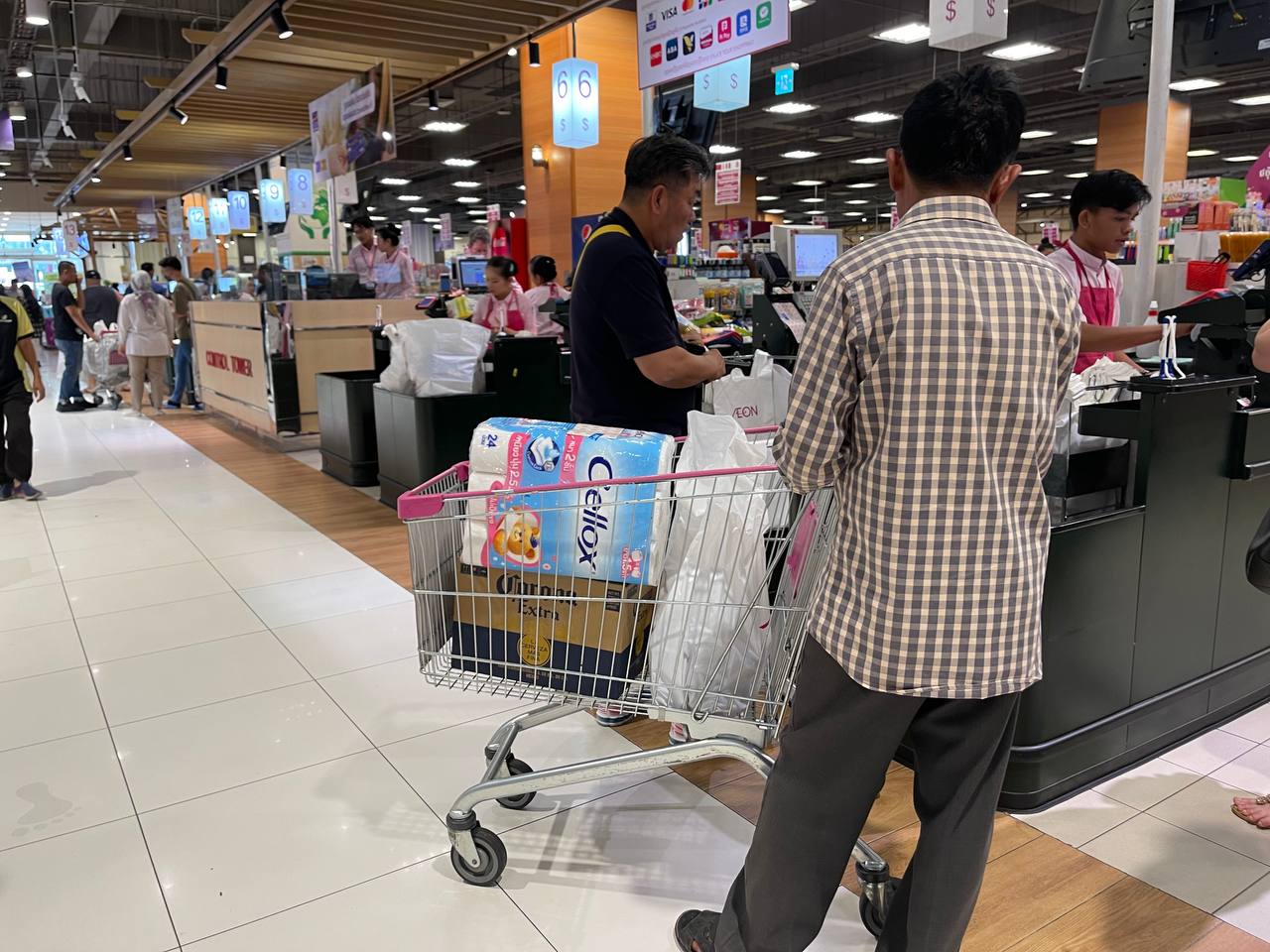 Modern Trade distribution featuring BJC FMCG products at Makro Market by Da Houg Heng Enterprise (Image 18)